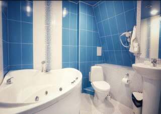 Гостевой дом На Пристанской Киров Люкс с гидромассажной ванной-6