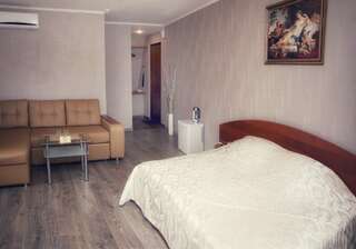 Гостевой дом На Пристанской Киров Люкс с гидромассажной ванной-2