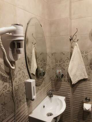 Гостевой дом На Пристанской Киров Улучшенный номер-студия-9