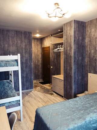 Гостевой дом На Пристанской Киров Семейный номер-студия-4